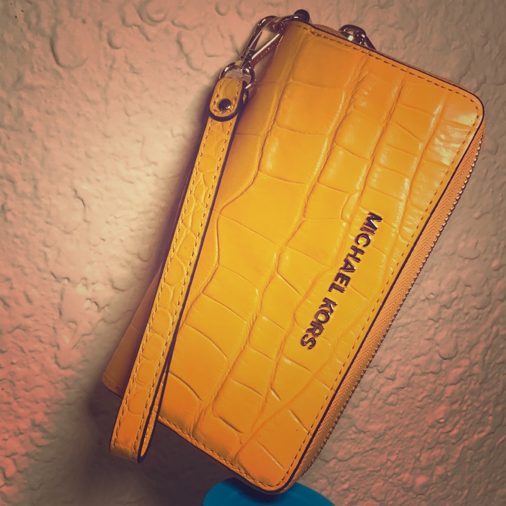 Michael kors wallet